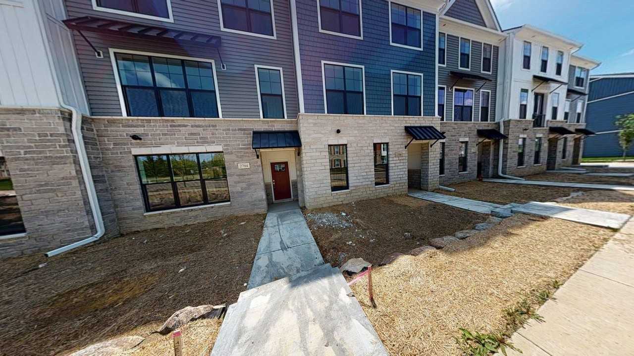 2704 S Spurway Dr - Photo 2 of 46