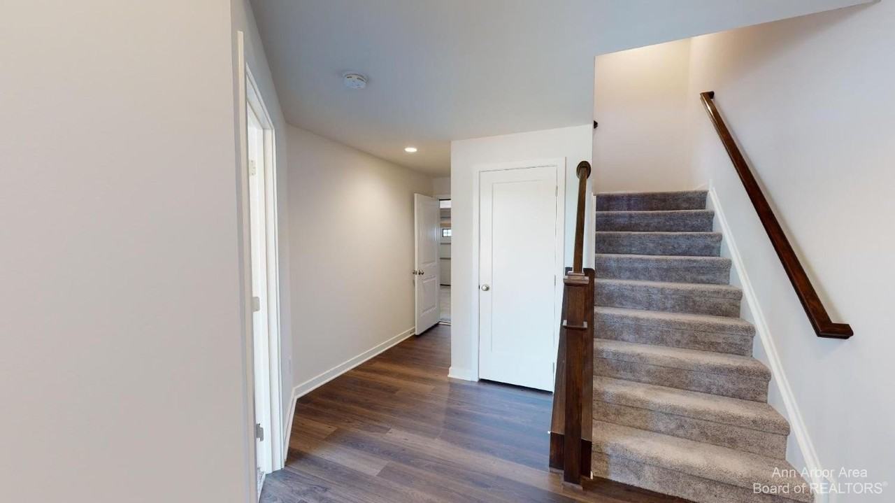 2704 S Spurway Dr - Photo 3 of 46