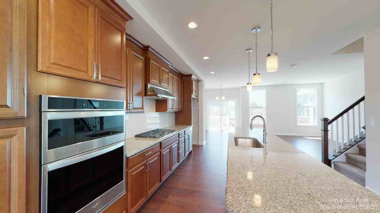 2704 S Spurway Dr - Photo 4 of 46