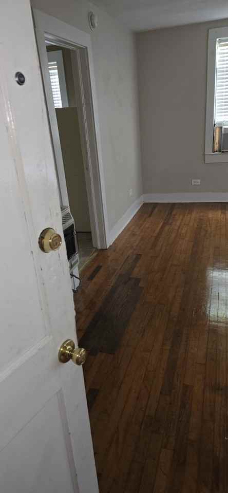 411 W 27th St #1 - Photo 2 of 8