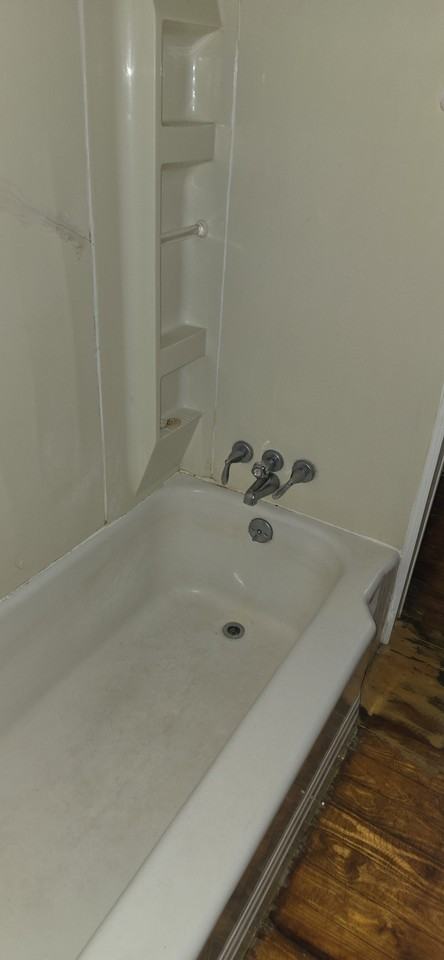 411 W 27th St #1 - Photo 4 of 8