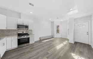 featured image of 1119 Hampton Pl #1