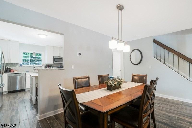 3002 Astor Close - Photo 4 of 18