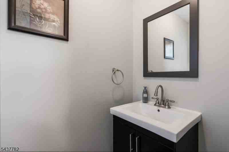 3002 Astor Close - Photo 7 of 18