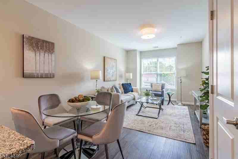 54 N Main St #402