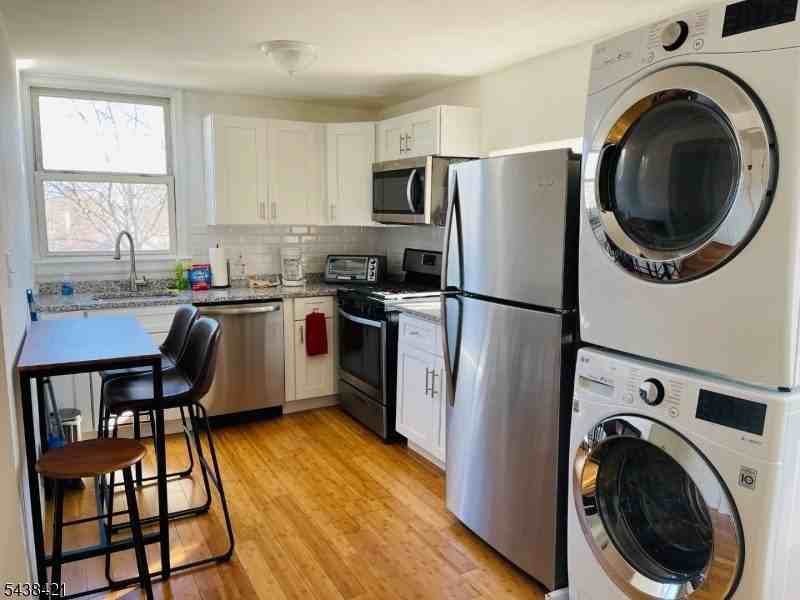 24 Lexington Ave #3 - Photo 7 of 11