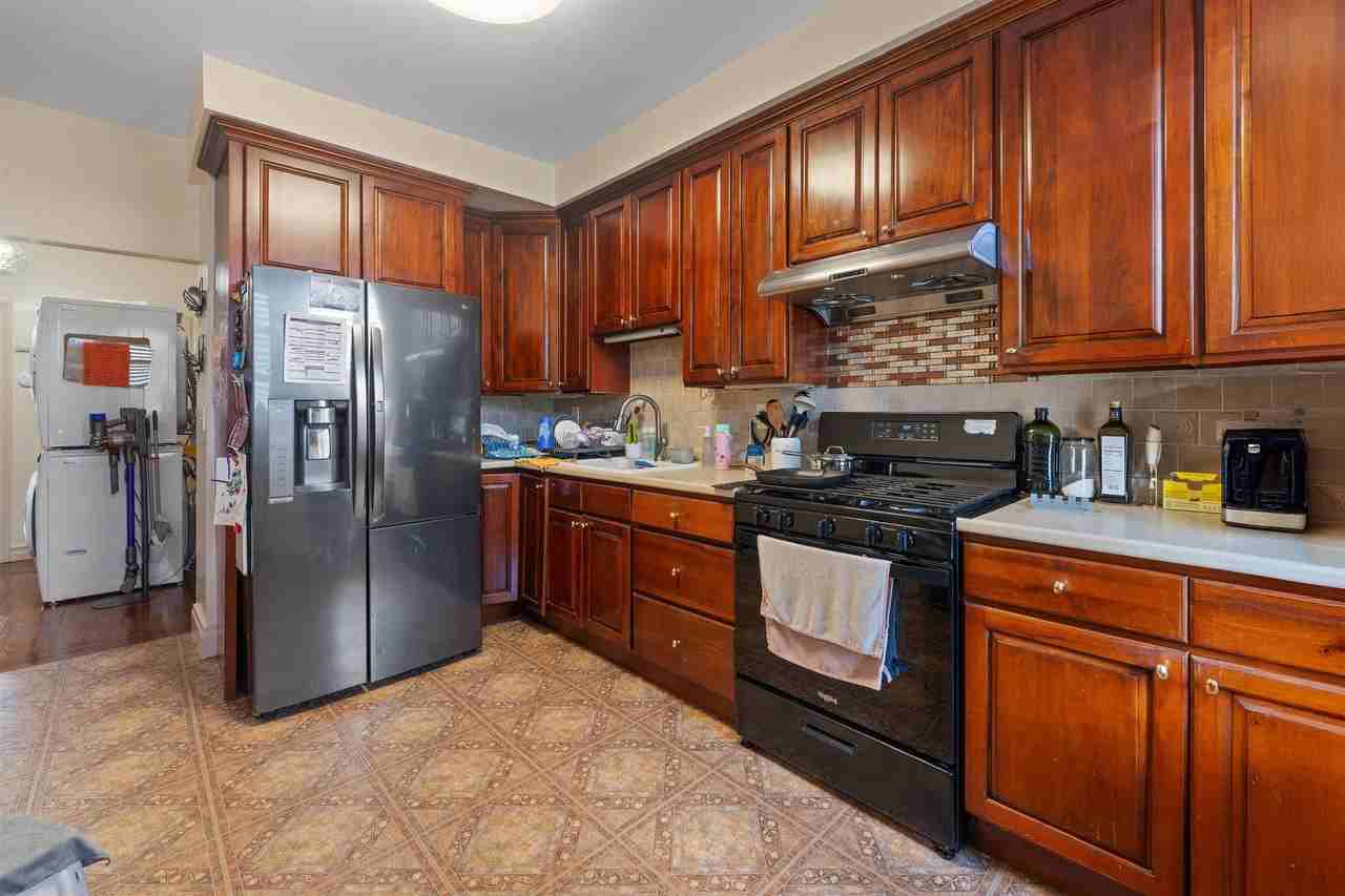 13 W 27th St #2 - Photo 3 of 13