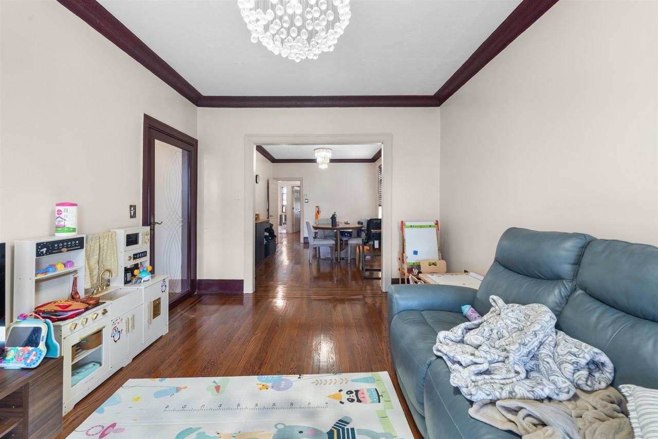 13 W 27th St #2 - Photo 4 of 13