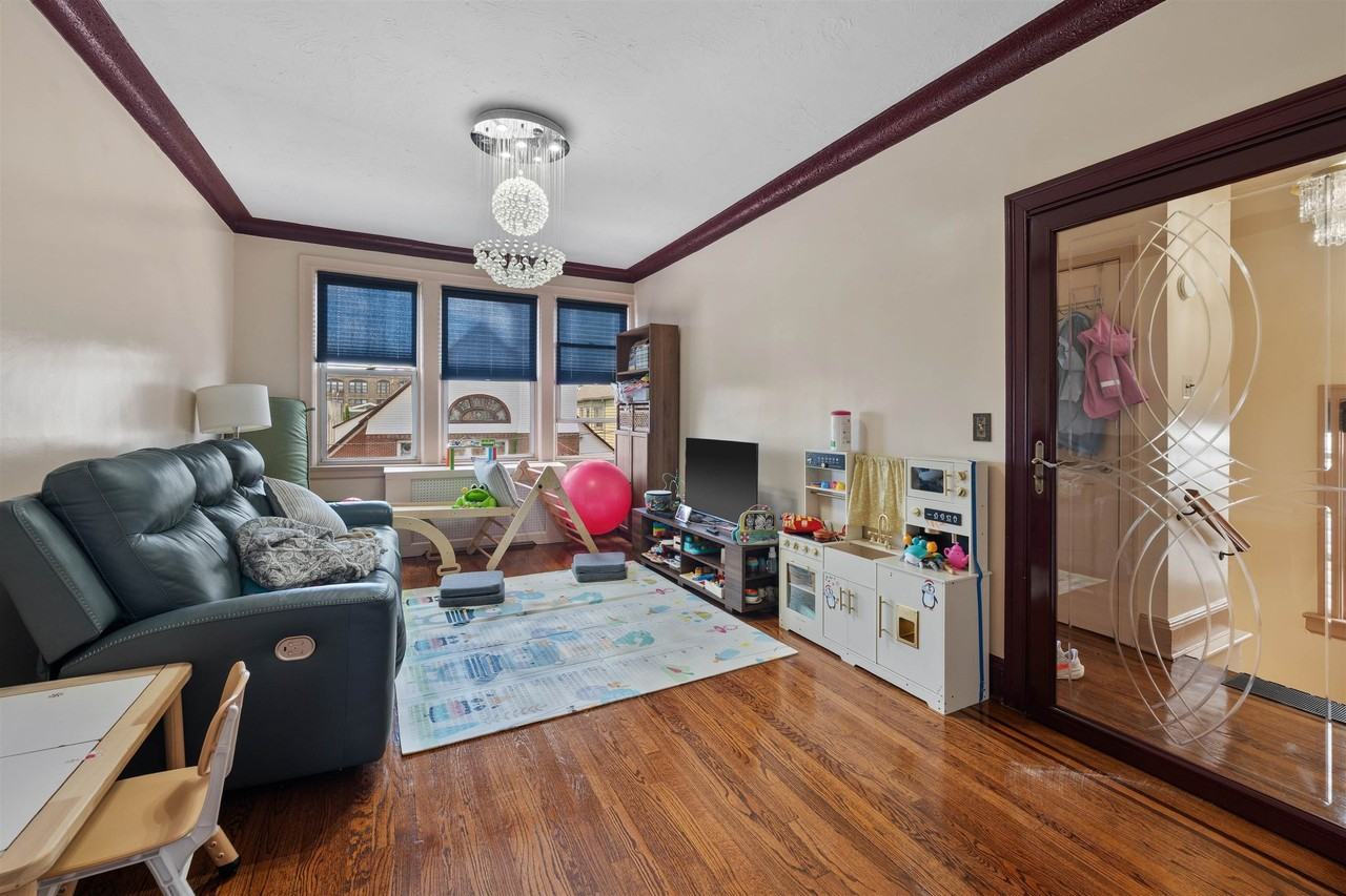 13 W 27th St #2 - Photo 5 of 13