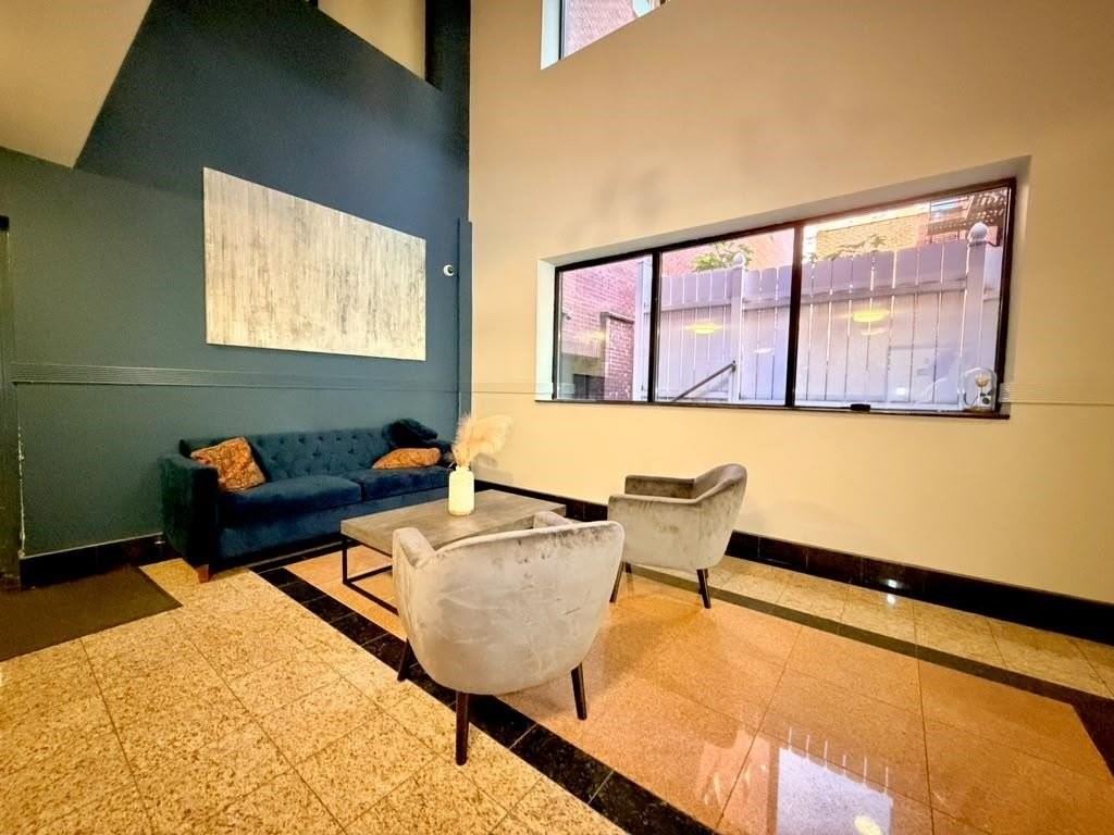 135 38th St #701 - Photo 3 of 23