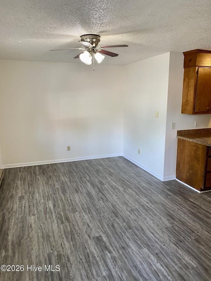 709 Patton Cir #29 - Photo 5 of 6