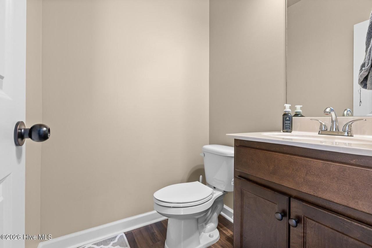 260 Breakwater Dr - Photo 6 of 37