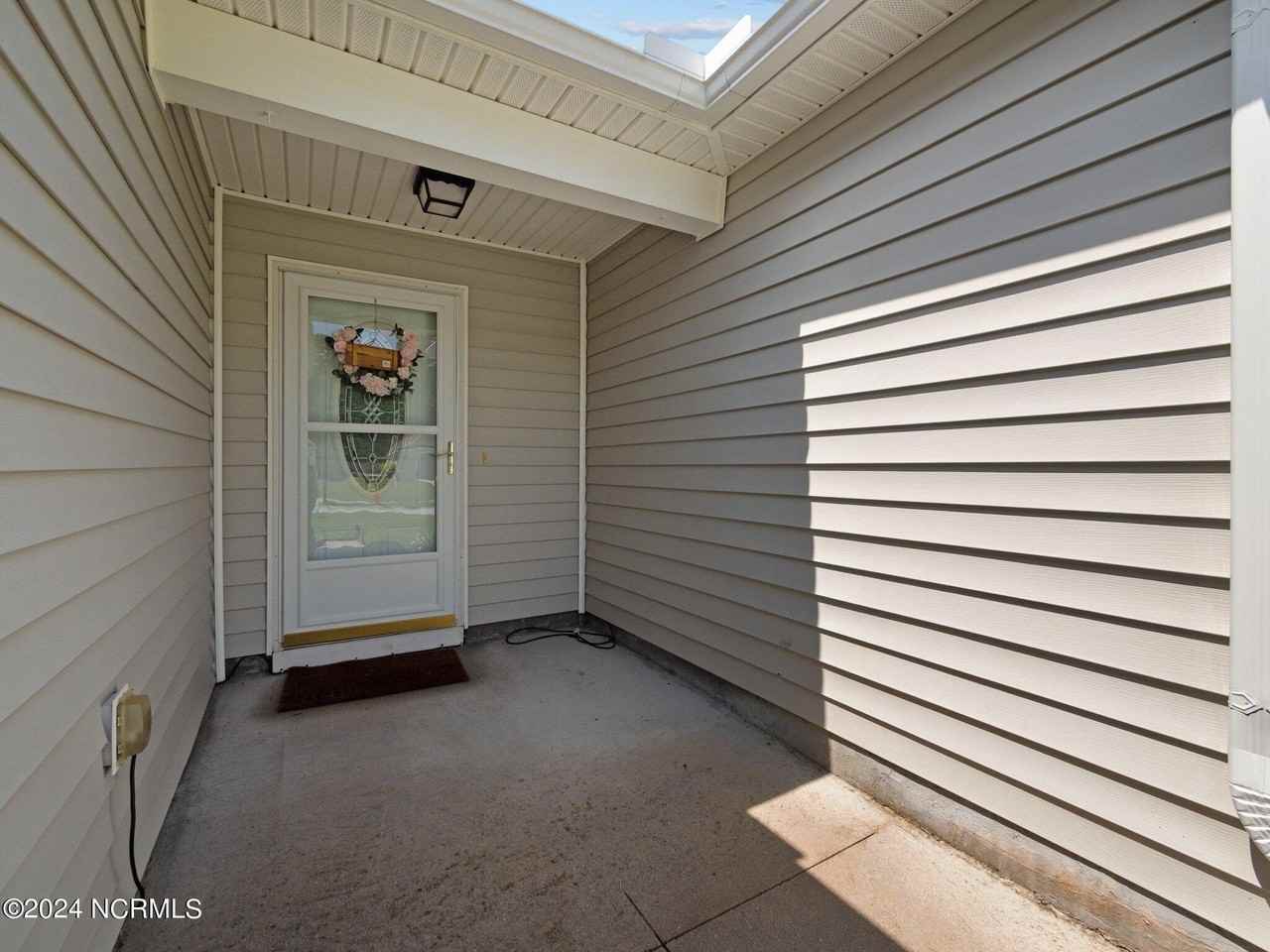 204 Jasmine Ln - Photo 4 of 47