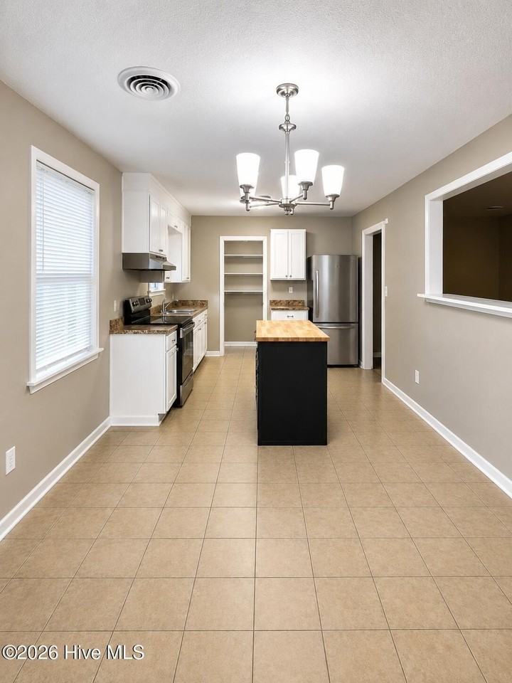 3717 Stockholm Dr - Photo 5 of 15