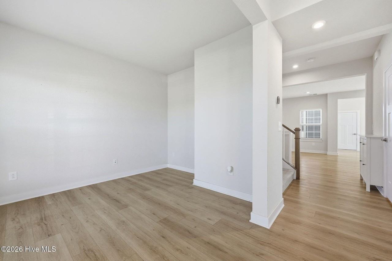 101 Iris Cir - Photo 5 of 43