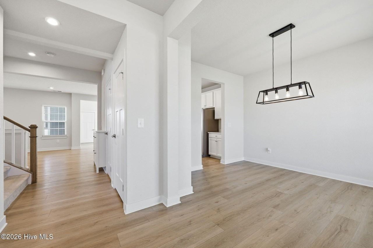 101 Iris Cir - Photo 7 of 43