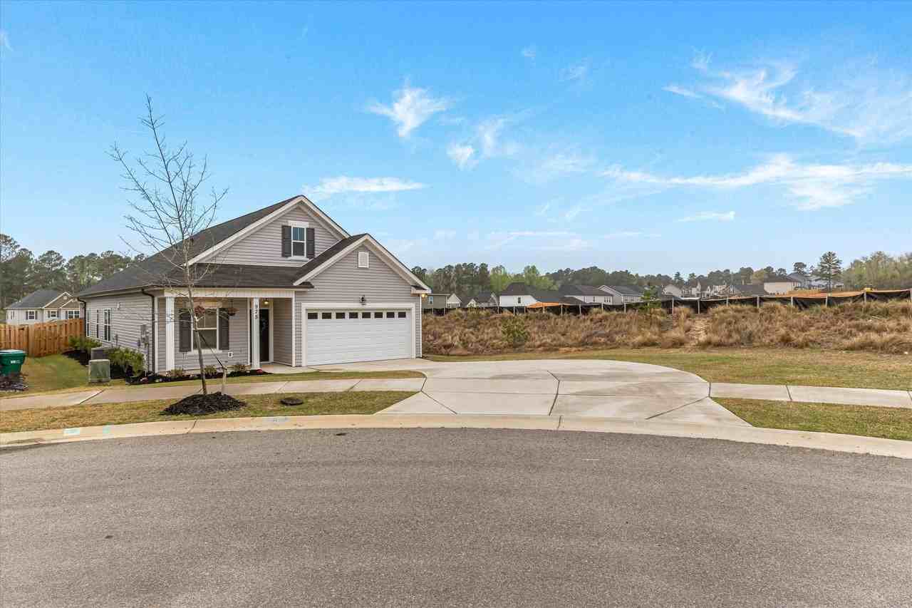 975 Newburn Dr - Photo 3 of 50