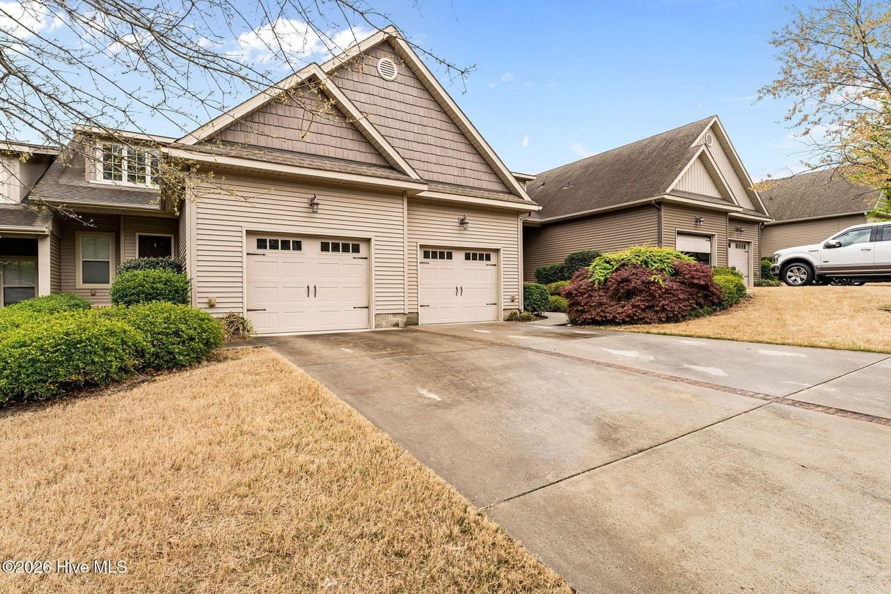 41 Cypress Cir - Photo 3 of 38
