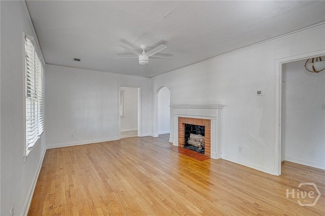 2142 E 42nd St - Photo 5 of 14