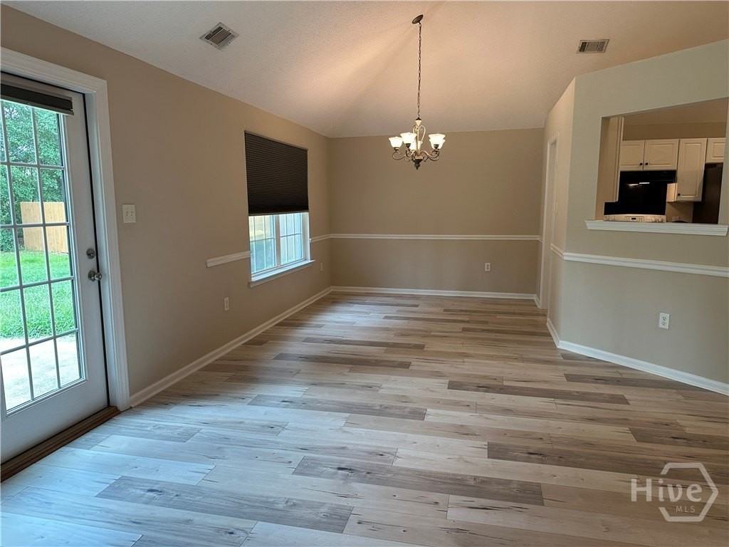 223 Chippingwood Cir - Photo 6 of 22