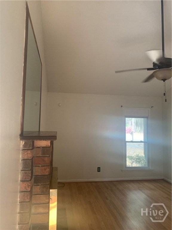 432 Edgewater Rd - Photo 4 of 14
