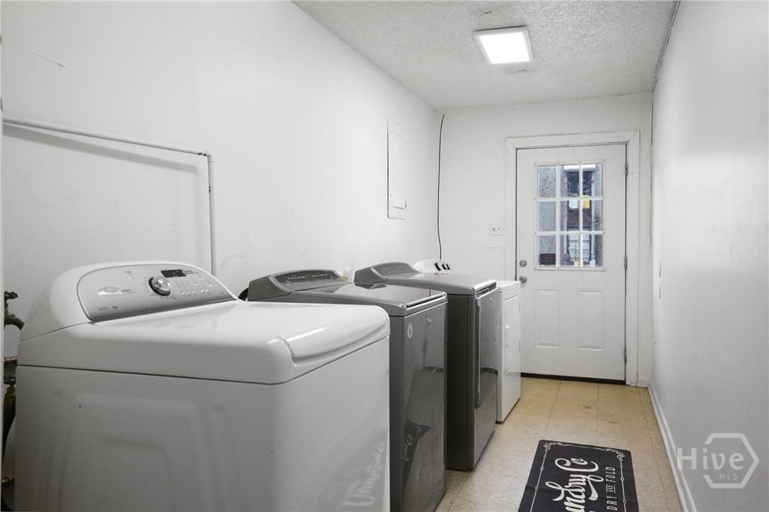 1220 E Victory Dr #1