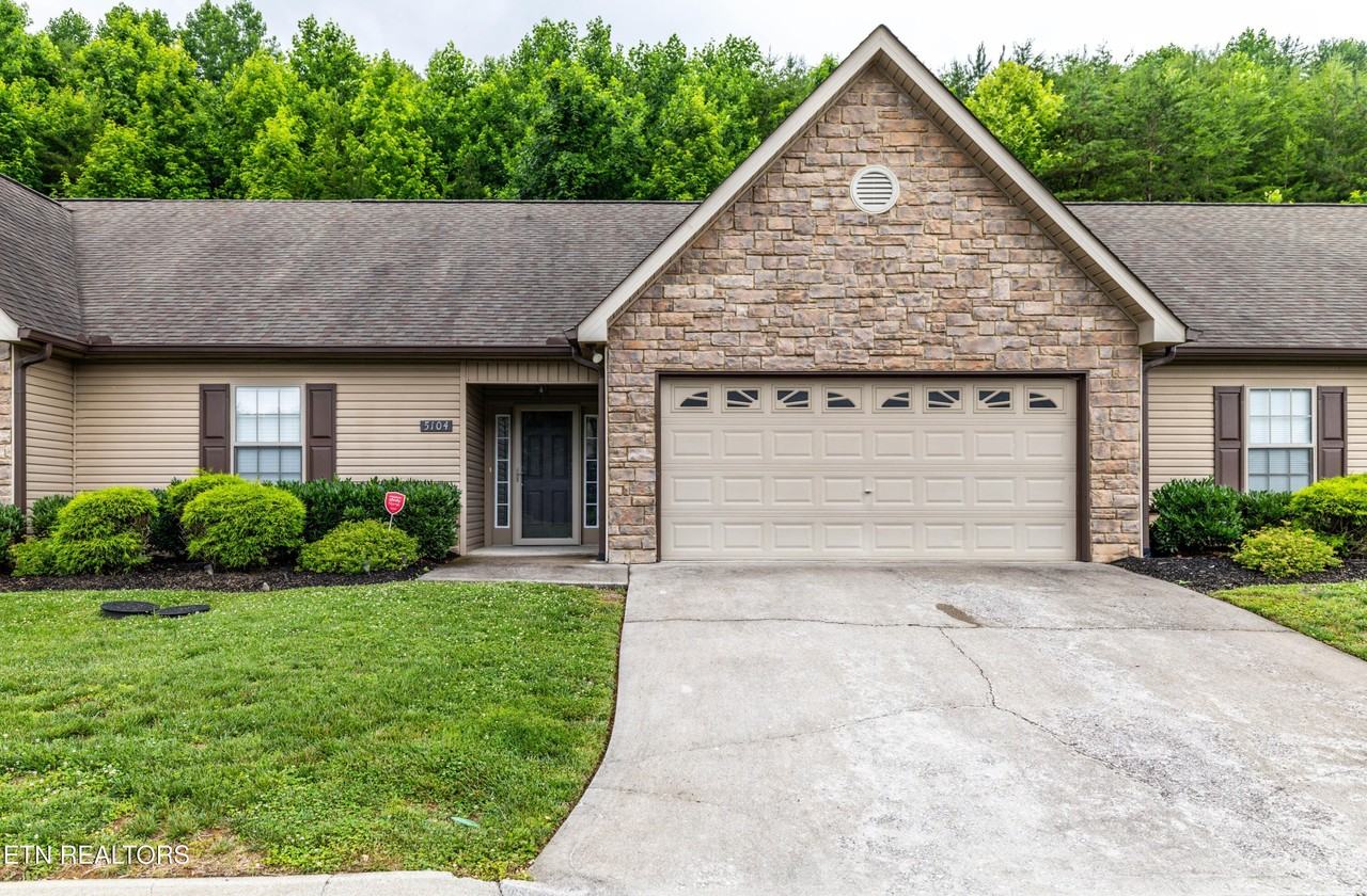 5104 Cates Bend Way - Photo 7 of 35