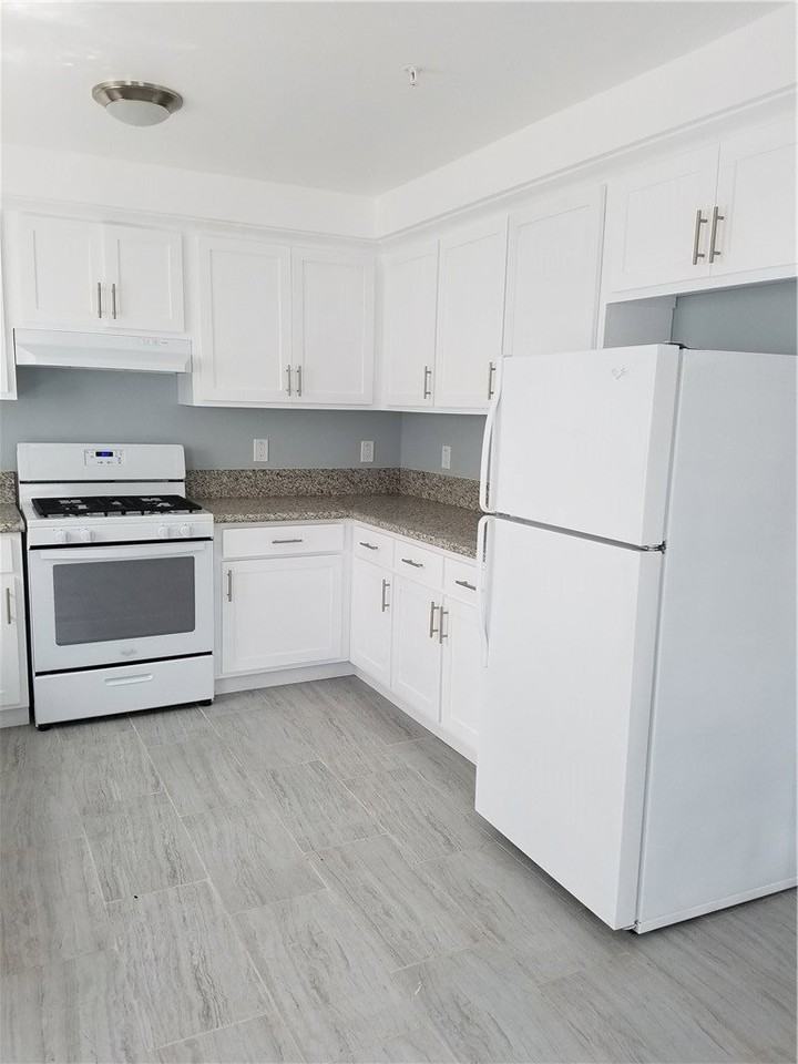 706 W 104th Pl - Photo 7 of 8