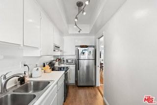 900 Euclid St #403 - Photo 6 of 8