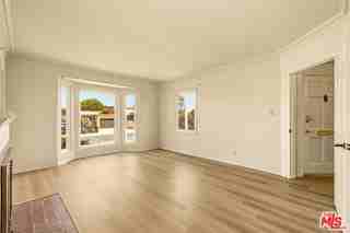 7407 Naylor Ave - Photo 4 of 8