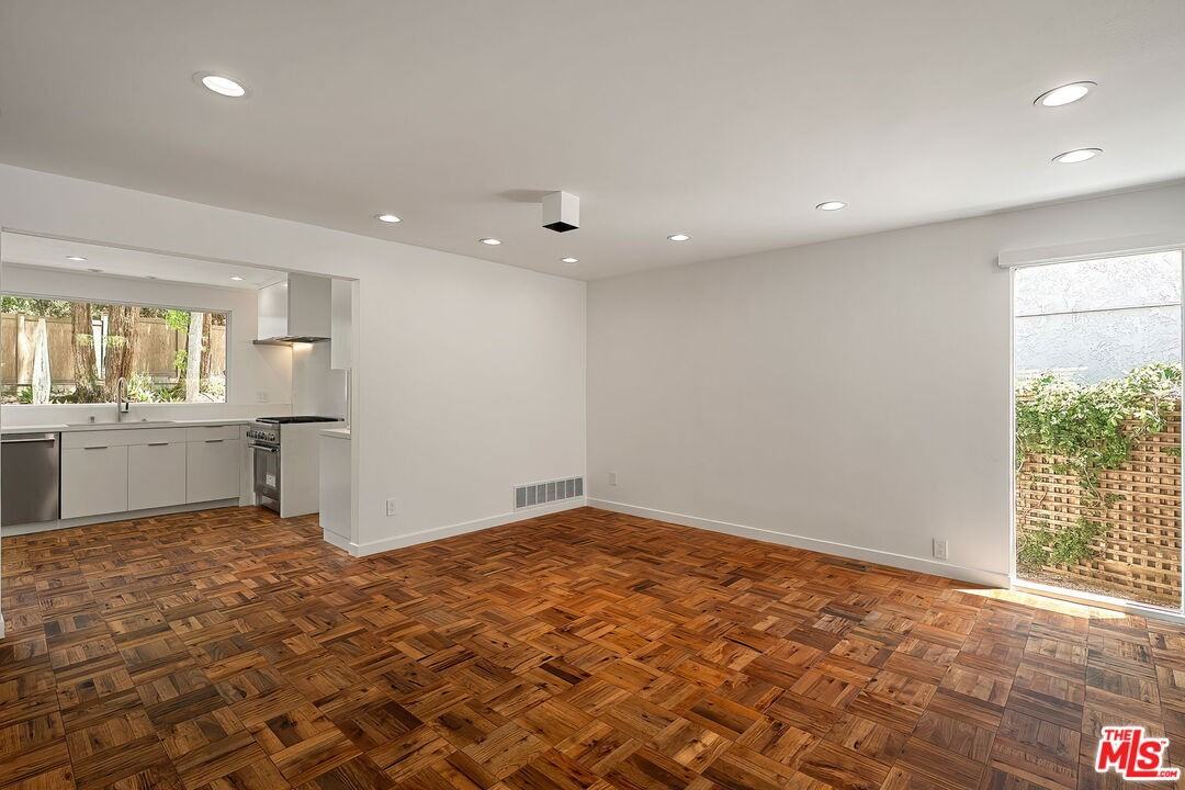 10311 Clusterberry Ct - Photo 5 of 8