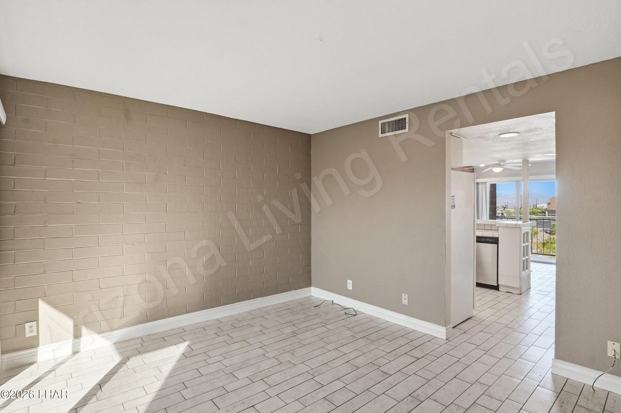 89 Acoma Blvd N #18 - Photo 3 of 22