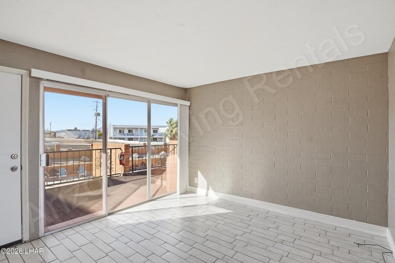 89 Acoma Blvd N #18 - Photo 4 of 22