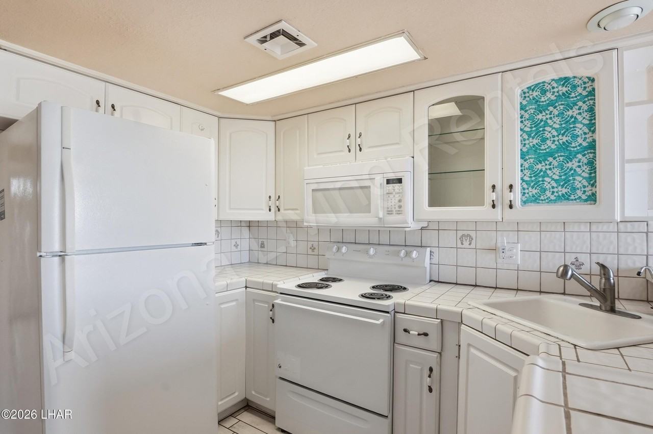 89 Acoma Blvd N #18 - Photo 6 of 22