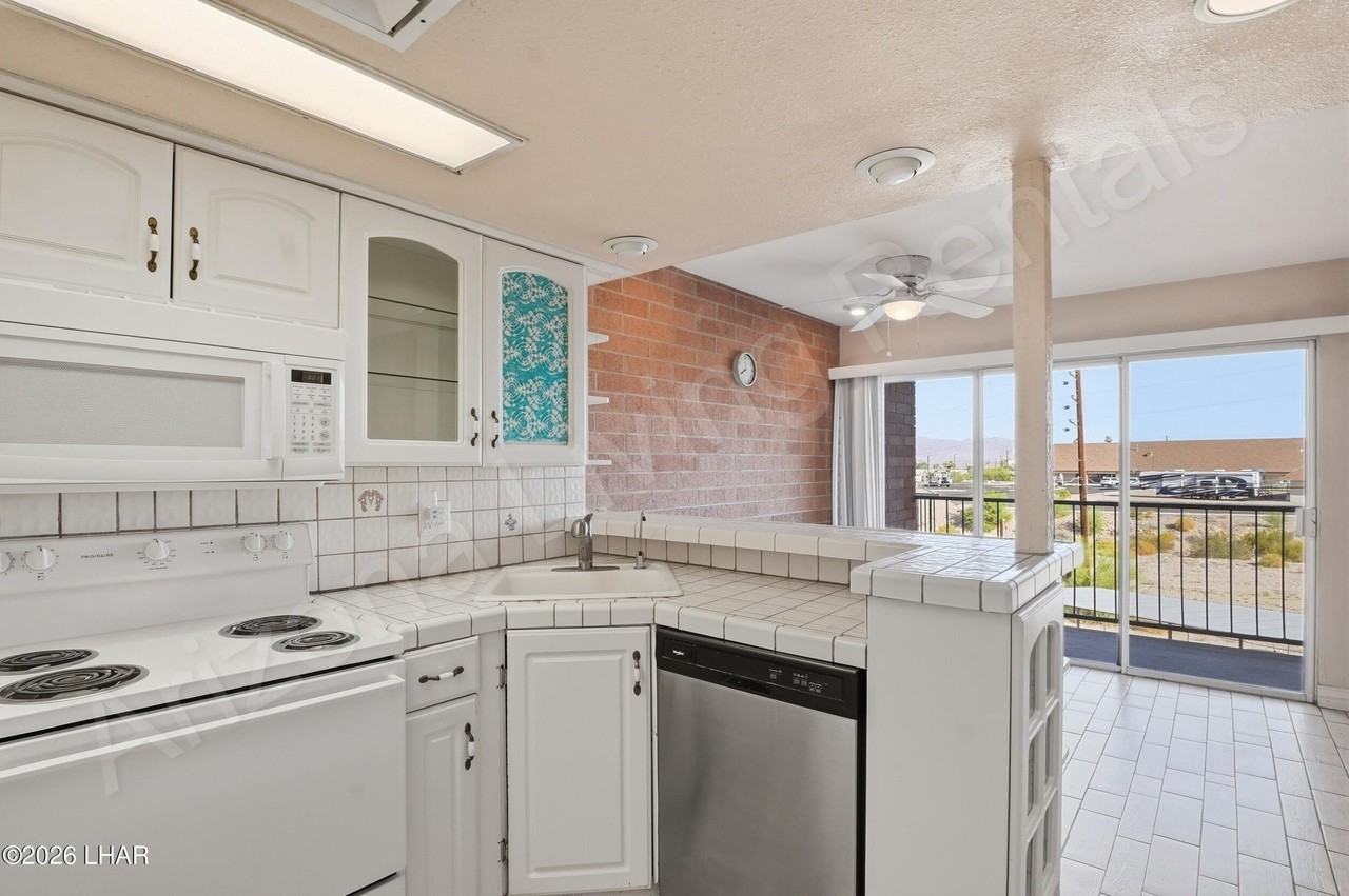 89 Acoma Blvd N #18 - Photo 7 of 22