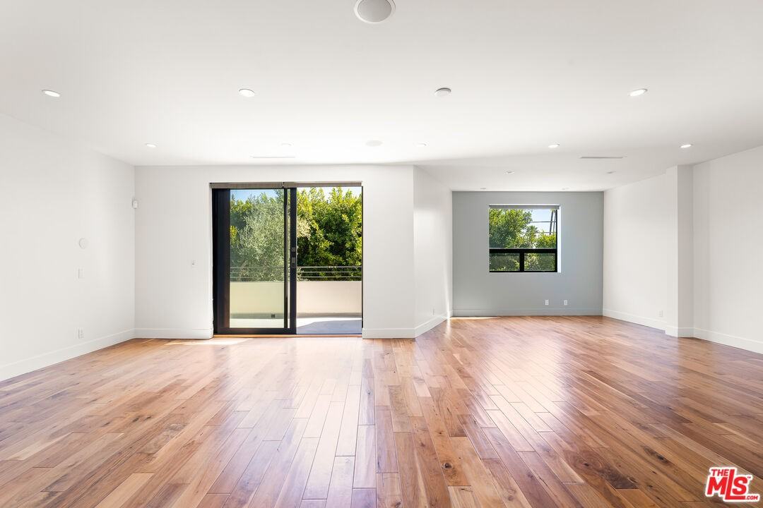 528 N Crescent Heights Blvd - Photo 4 of 8