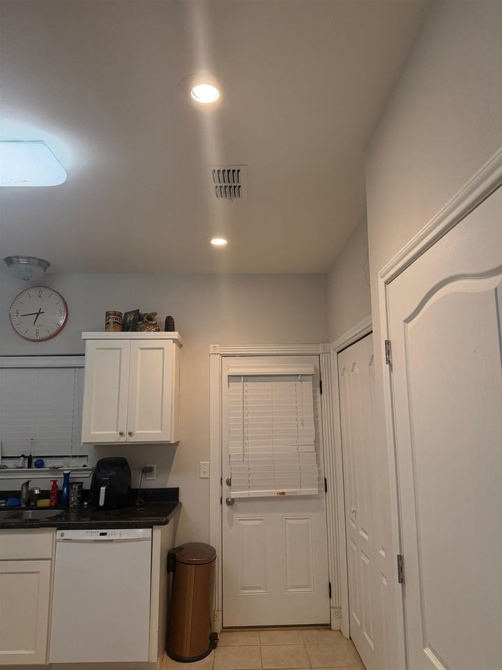 602 Basswood Dr #201 - Photo 3 of 10
