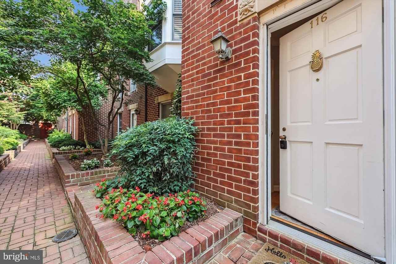 116 N Union St - Photo 2 of 47