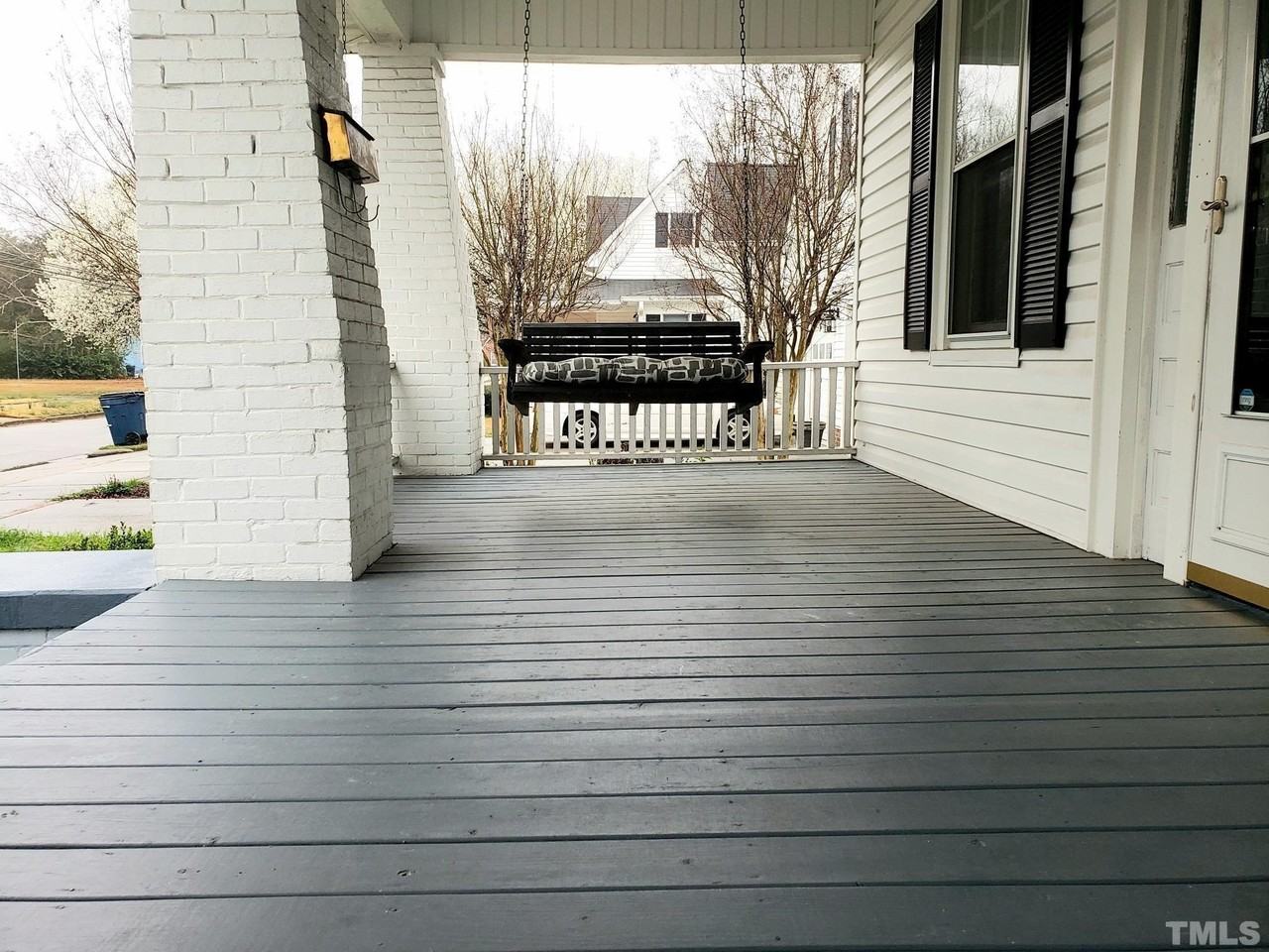 204 E Davis St - Photo 2 of 17