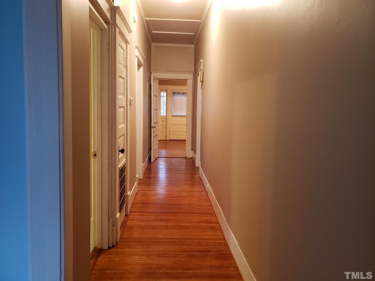 204 E Davis St - Photo 7 of 17