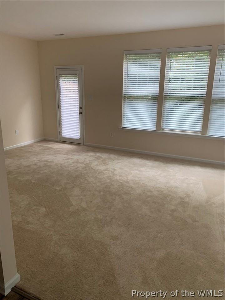 6485 Revere St - Photo 3 of 12