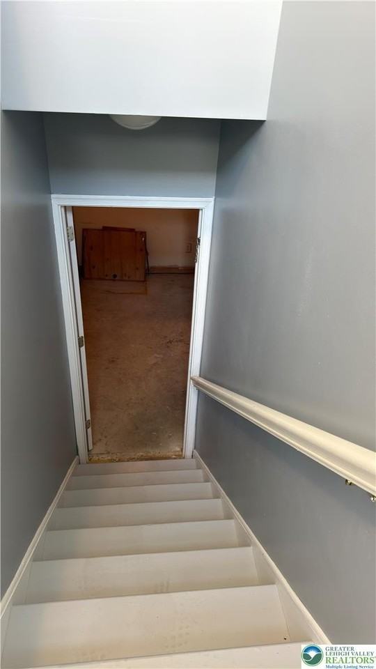 220 7th St - Photo 4 of 29