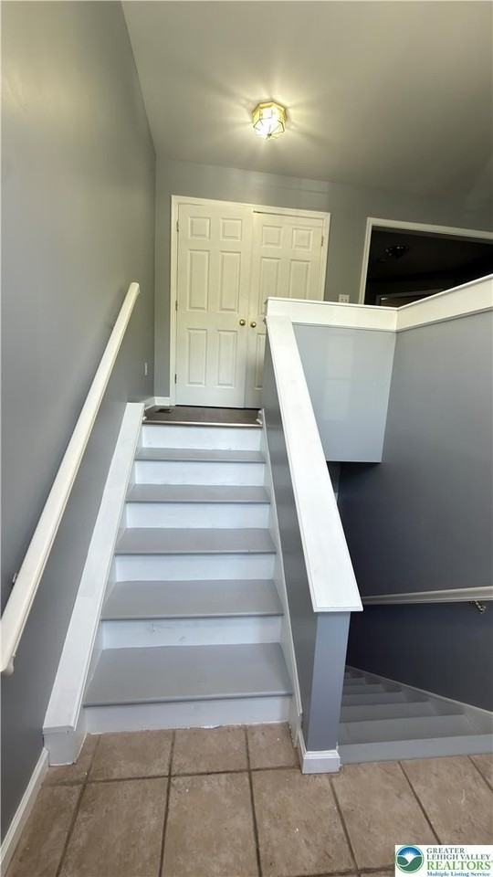 220 7th St - Photo 5 of 29