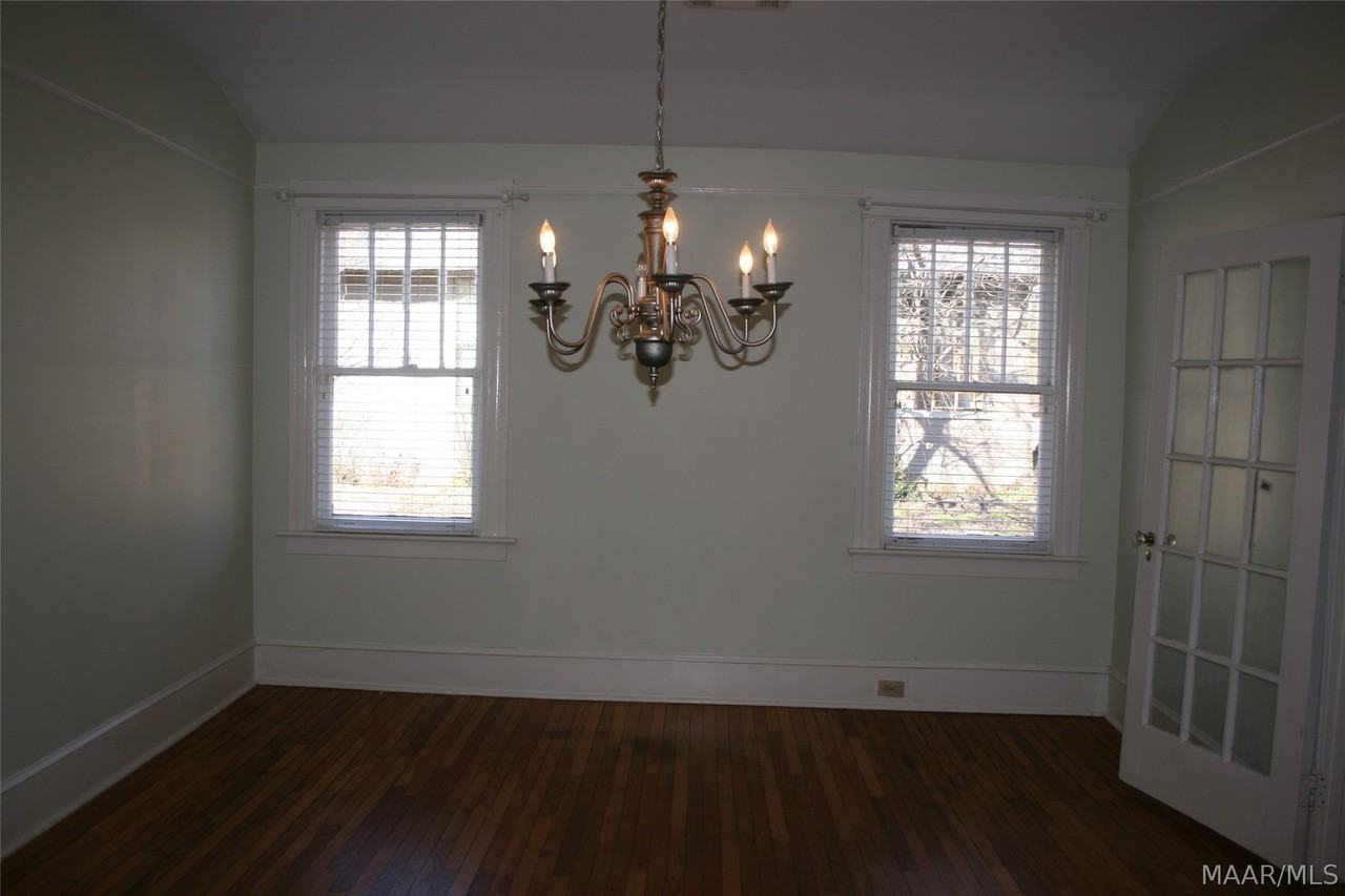 917 Park Ave - Photo 3 of 9