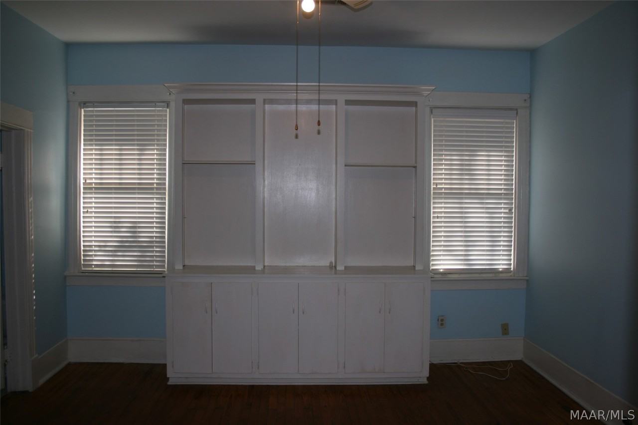 917 Park Ave - Photo 6 of 9