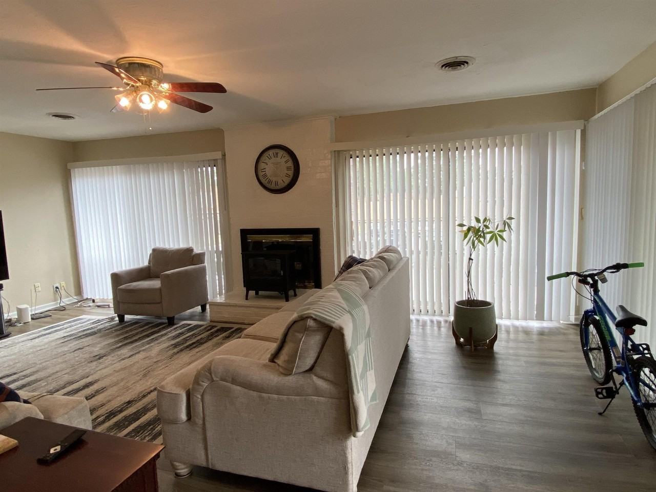 6586 Poplar Woods Cir S - Photo 4 of 11