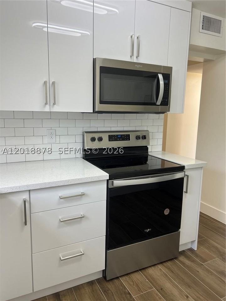 7775 Sw 86th St - Photo 4 of 14