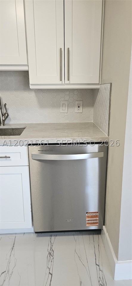 160 Nw 14th St #9 - Photo 4 of 25
