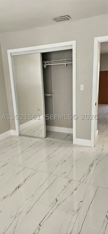 160 Nw 14th St #9 - Photo 5 of 25