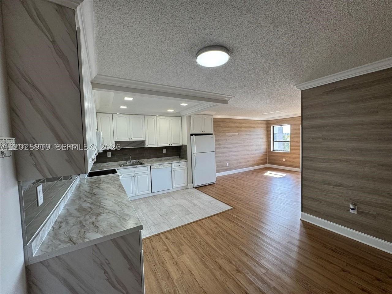 1121 Sw 122nd Ave #412-2 - Photo 2 of 14